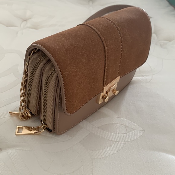 [SOLD] Crossbody Purse - Picture 6 of 6